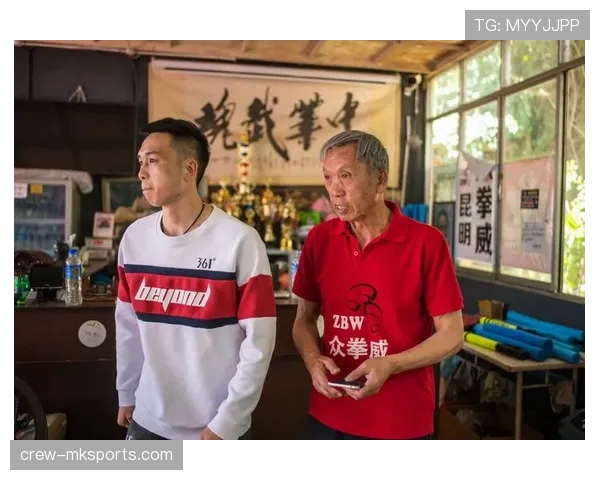 徐灿训练到半夜还发视频,普通人真别想知道这疯狂背后藏了啥秘密了 徐灿训练到半夜还发视频,普通人真别想知道这疯狂背后藏了啥秘密了